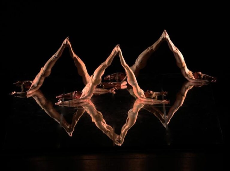 BACK TO MOMIX