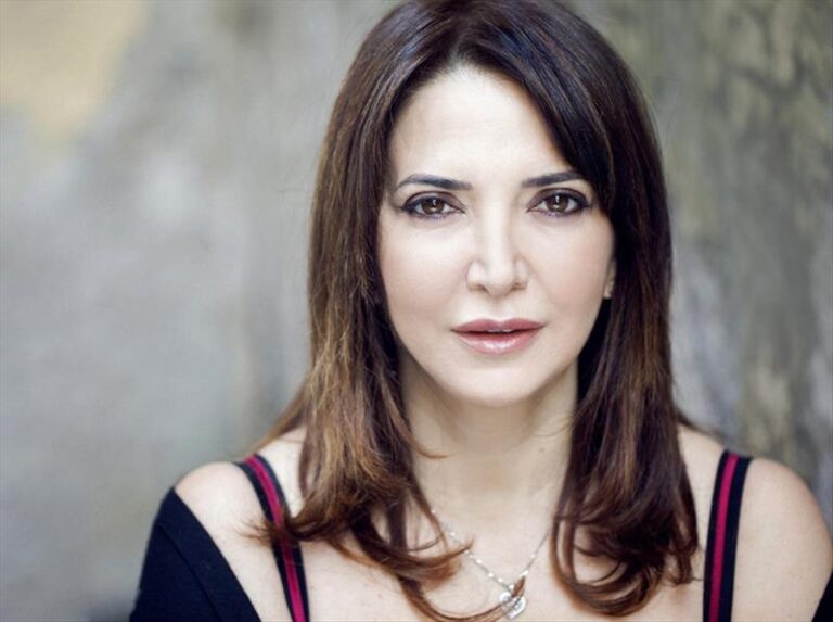 Rosalia Porcaro in “Semp’ essa”