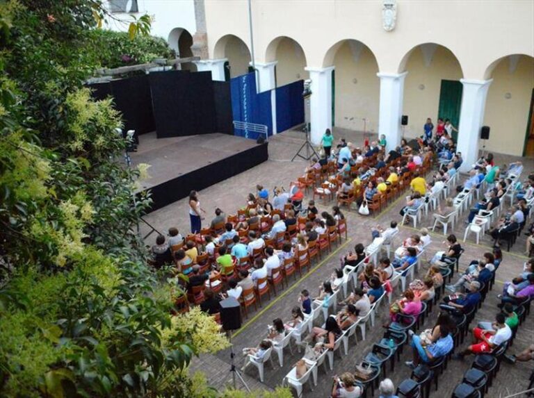 Teatrando al Quadriportico